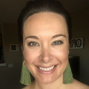 Meet your Posher, Chenoa